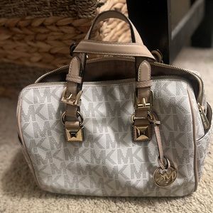 Michael Kors- Grayson Medium Logo Satchel